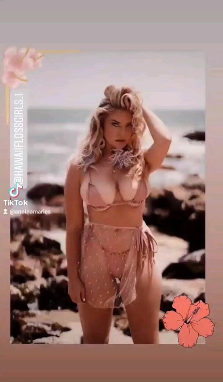 Nina Sttar star du porno gratuit images