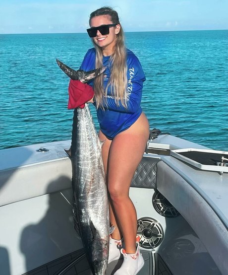Hottest Fishing actrice des photos