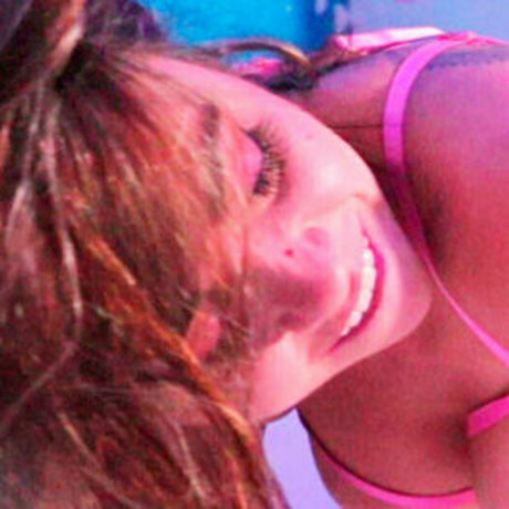 VaneYOGA star érotique images