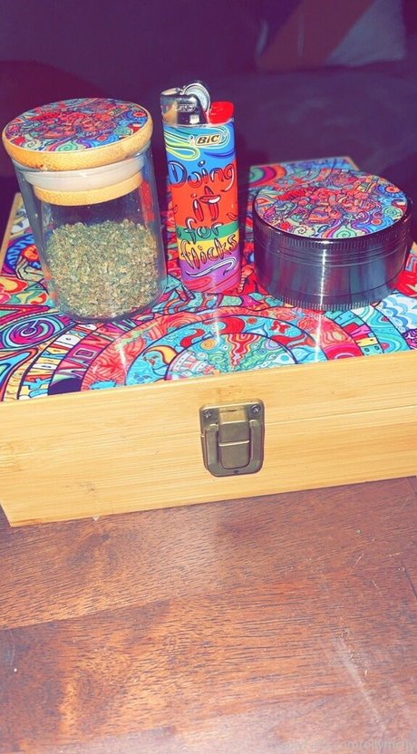 énorme gode onlyfans assez érotique archive