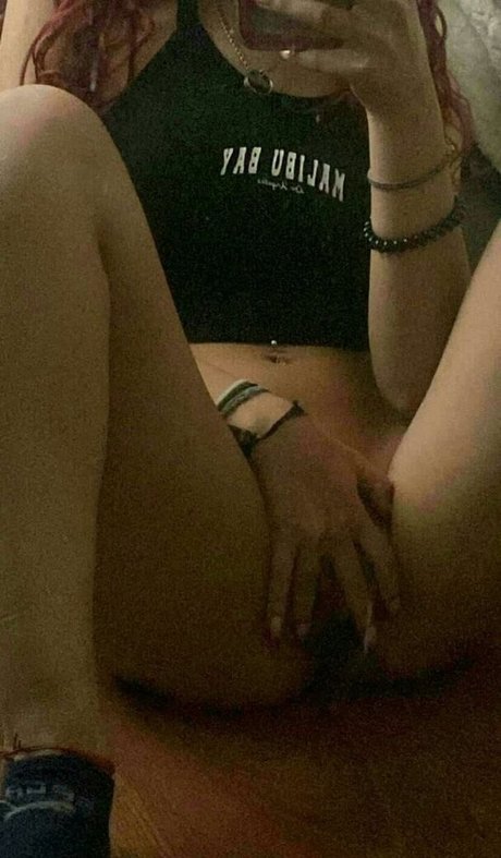 Cutebunnyred nus étoiles img