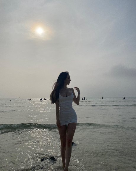 blonde aux petits seins onlyfans porno érotique galerie