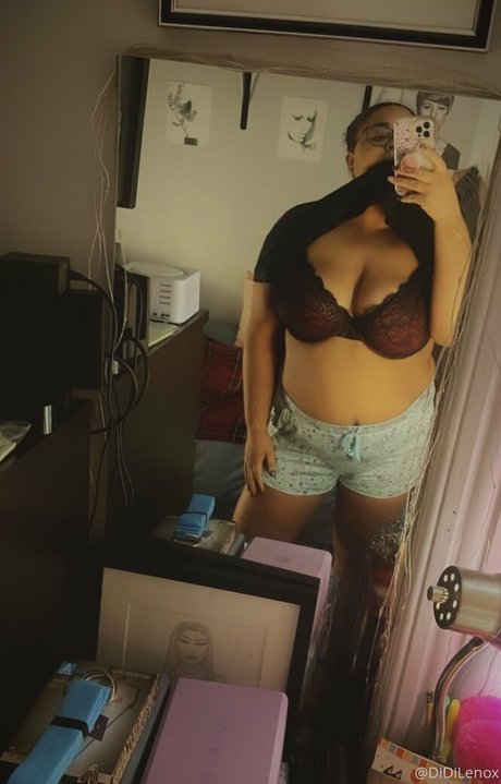 didilenox étoile érotique image