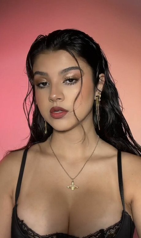 saraecheagaray étoile exclusive image