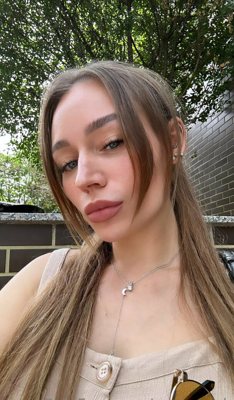 18 fans gratuits uniquement beau pornographique des photos