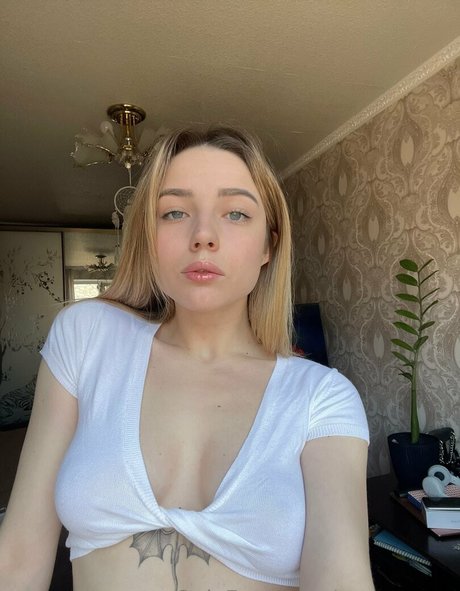 annamyaw modèle pornographique collection