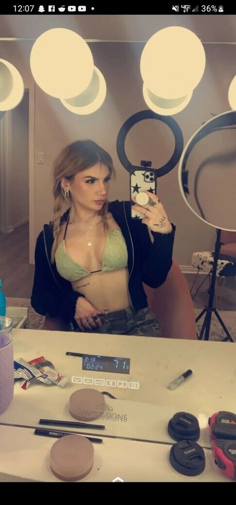 influenceur des médias sociaux onlyfans xxx adulte image