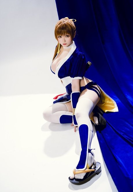 chaton courbé onlyfans assez érotique galeries