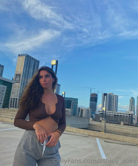 Ashley Aoky étoile nue image