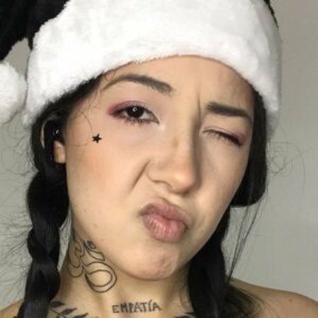 Valeria Valois haut étoile img