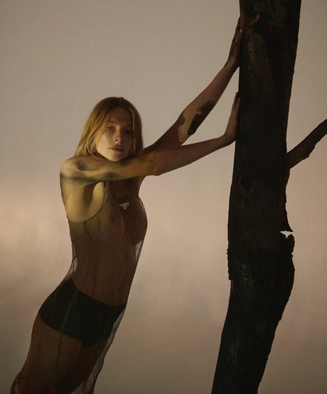 Hunter Schafer star du porno hd photos