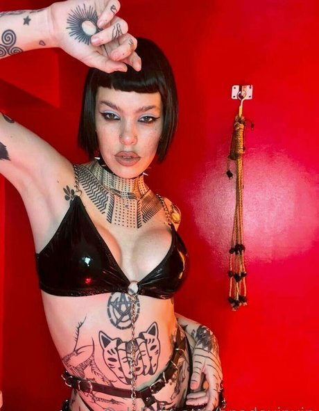 anadevinvip modèle artistique archive