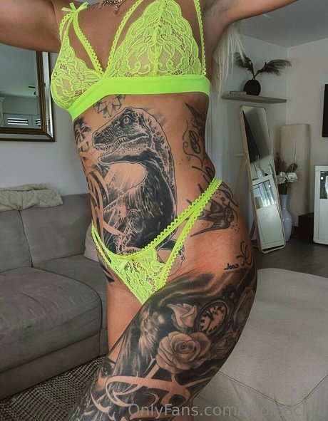 lee hart xx étoile nue collection