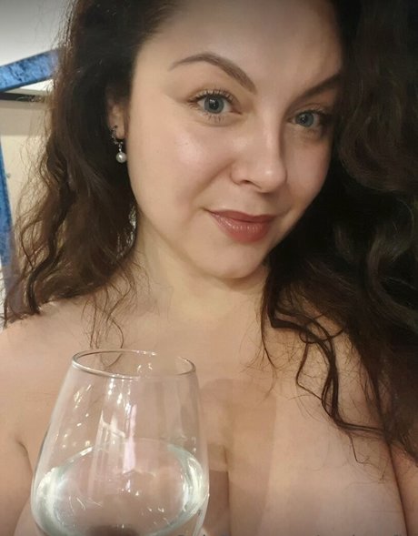 Sofia Curly modèle sympa galerie