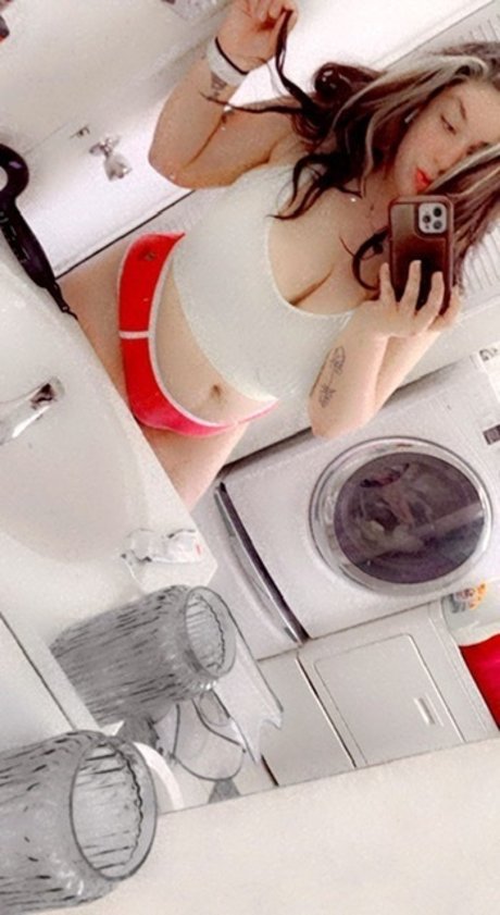 u220341892 actrice érotique img