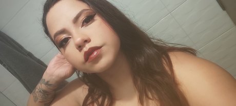 Oriana Alvarez modèle nu galerie