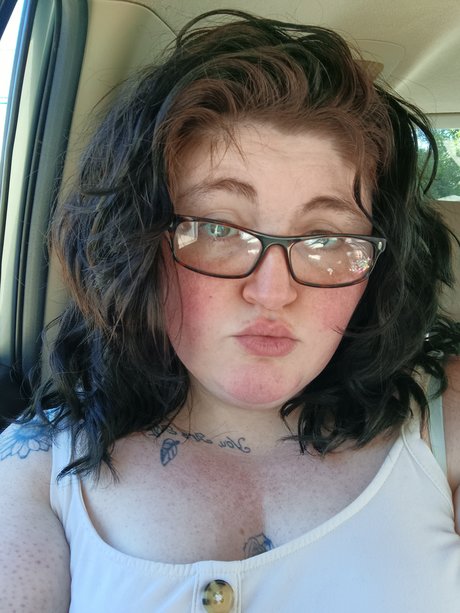 MINNI3RATO star du porno érotique image