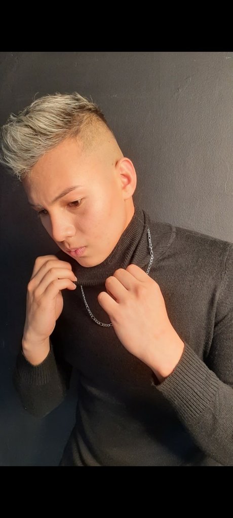 Alejandro Bedoya monrroy star du porno en haute qualité photo