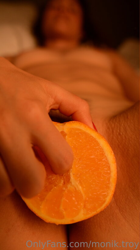 MoniK Troy actrice hd des photos