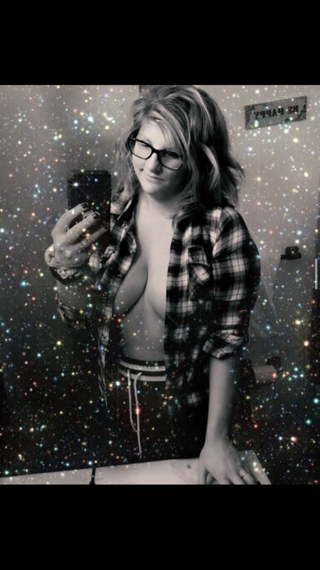 Shay Love modèle exclusif image