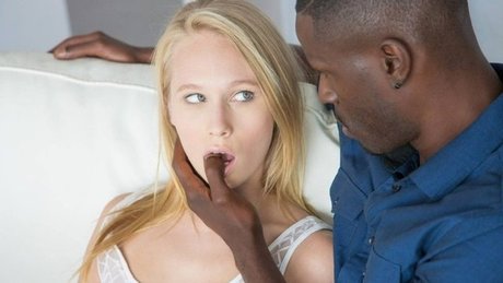 Shane Pipes jolie actrice archive