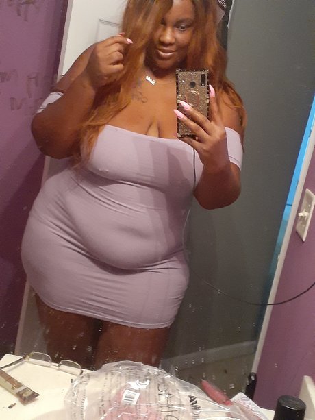 Glam Amazon art de star du porno archive