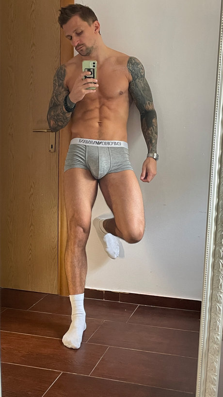 Nuts Magazine belle actrice images