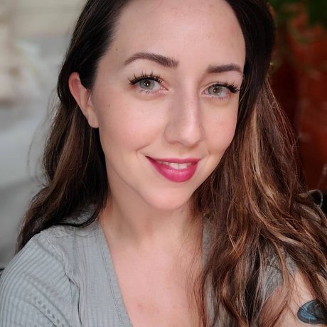 infirmière brune onlyfans sexe chaud galerie