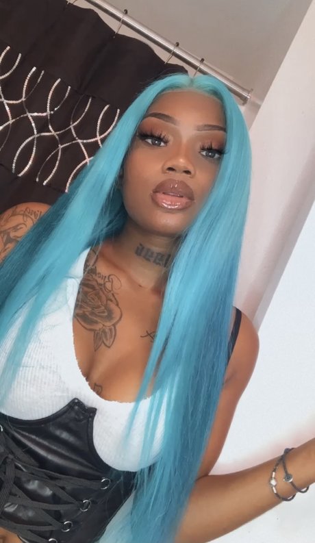 Sydney Yvette Santiago xxx star du porno img