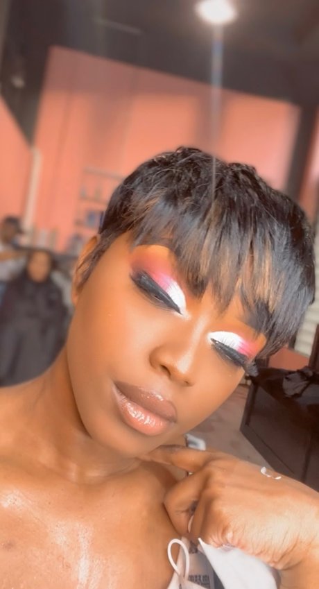 Hunty Redd_ modèle nu galeries