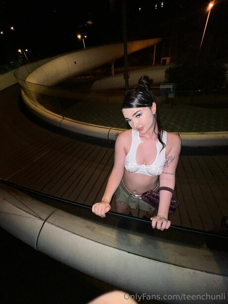 _Chun Li 18 yO Cosplay_ modèle adulte galerie