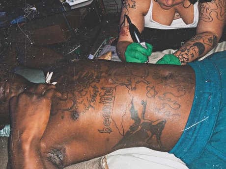 TshombeGreat_ étoile nue images