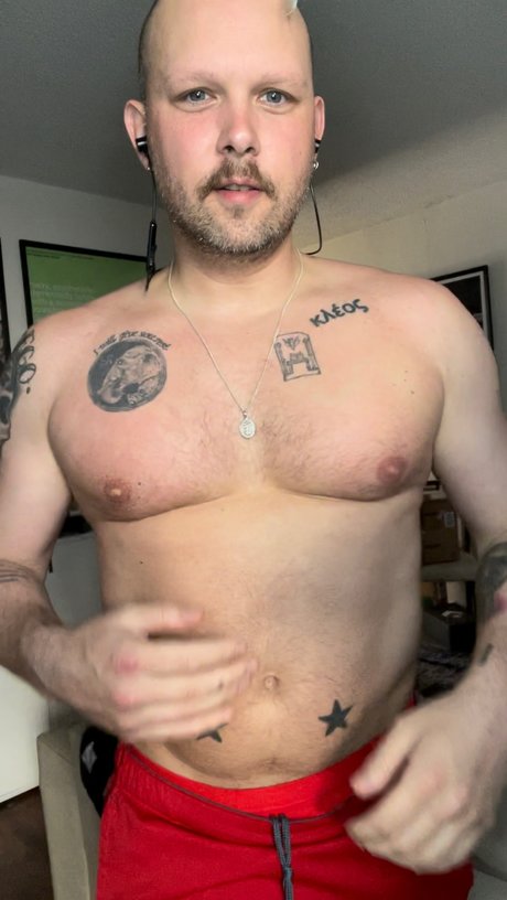 TNT After Dark beau modèle image