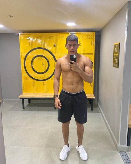 jolie ébène onlyfans haut por galeries