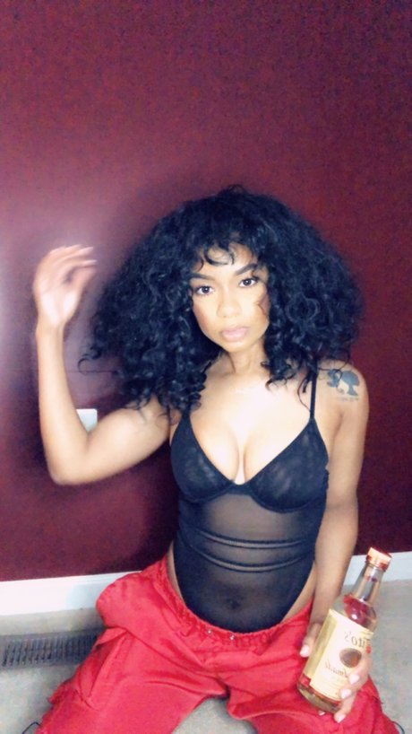 Paris Lavet star du porno exclusive des photos