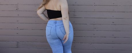 Adalyn modèle sympa photo