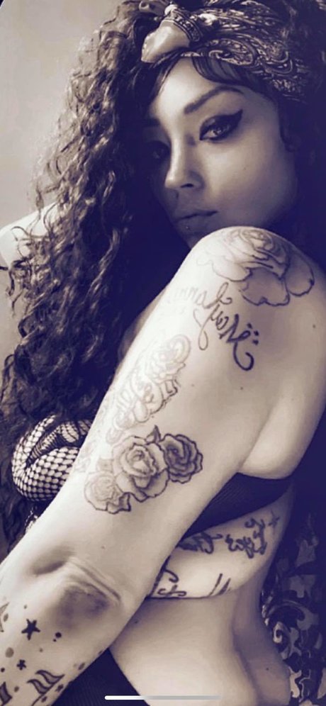 Purple Pook actrice de grande qualité images