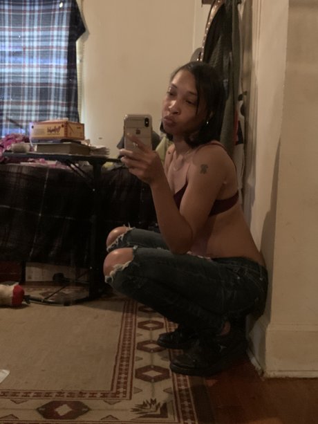 blonde aux gros seins onlyfans parfait exclusif photos