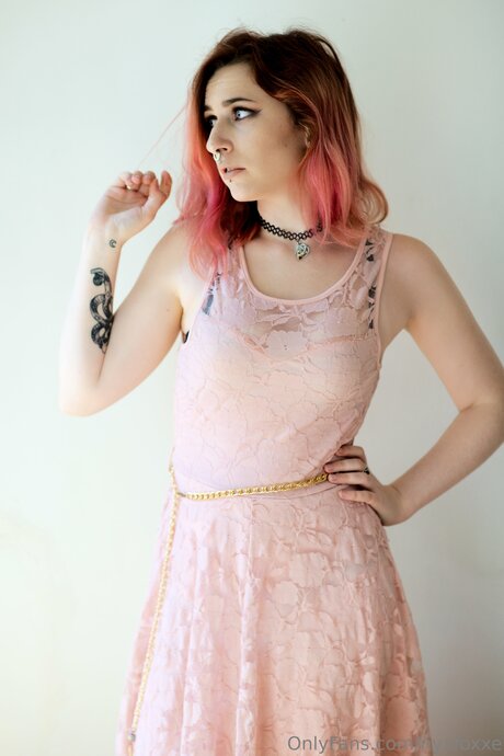 Nyx Foxxe star du porno belle archive