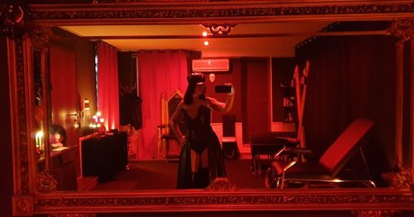 Mistress Min FemDom_ étoile exclusive archive