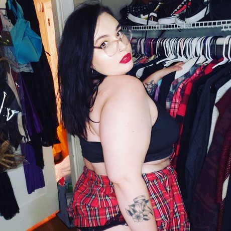 Sassykitten actrice xxx photo