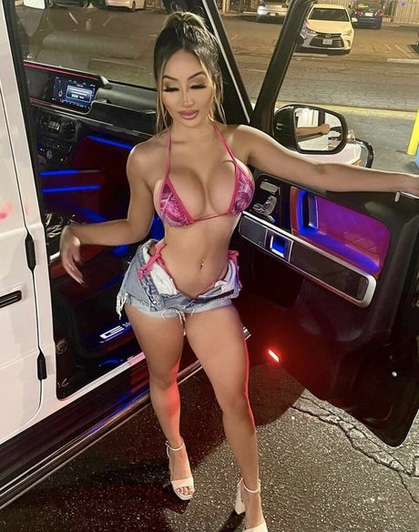 Sabrina Agarie actrice érotique images