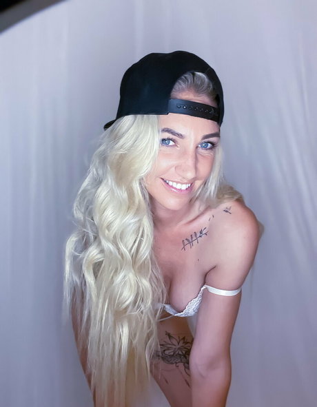 Bonniebi star du porno photo