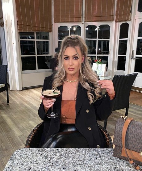 Victoria Hearn modèle gratuit photos