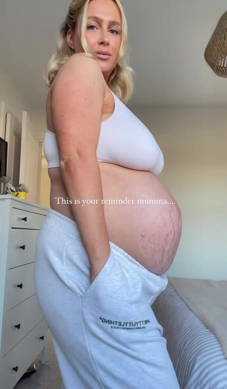 Victoria Hearn modèle magnifique des photos