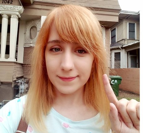 SquChan star du porno gratuit image