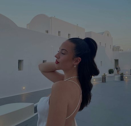 Antonia Chiara star du porno xxx images