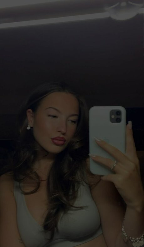 Antonia Chiara modèle artistique galerie