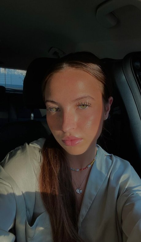 Antonia Chiara modèle xxx img