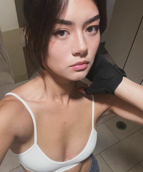 milf aux cheveux noirs onlyfans belle nue galeries